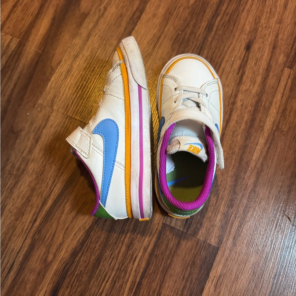 Nike White and Blue Retro Sneakers